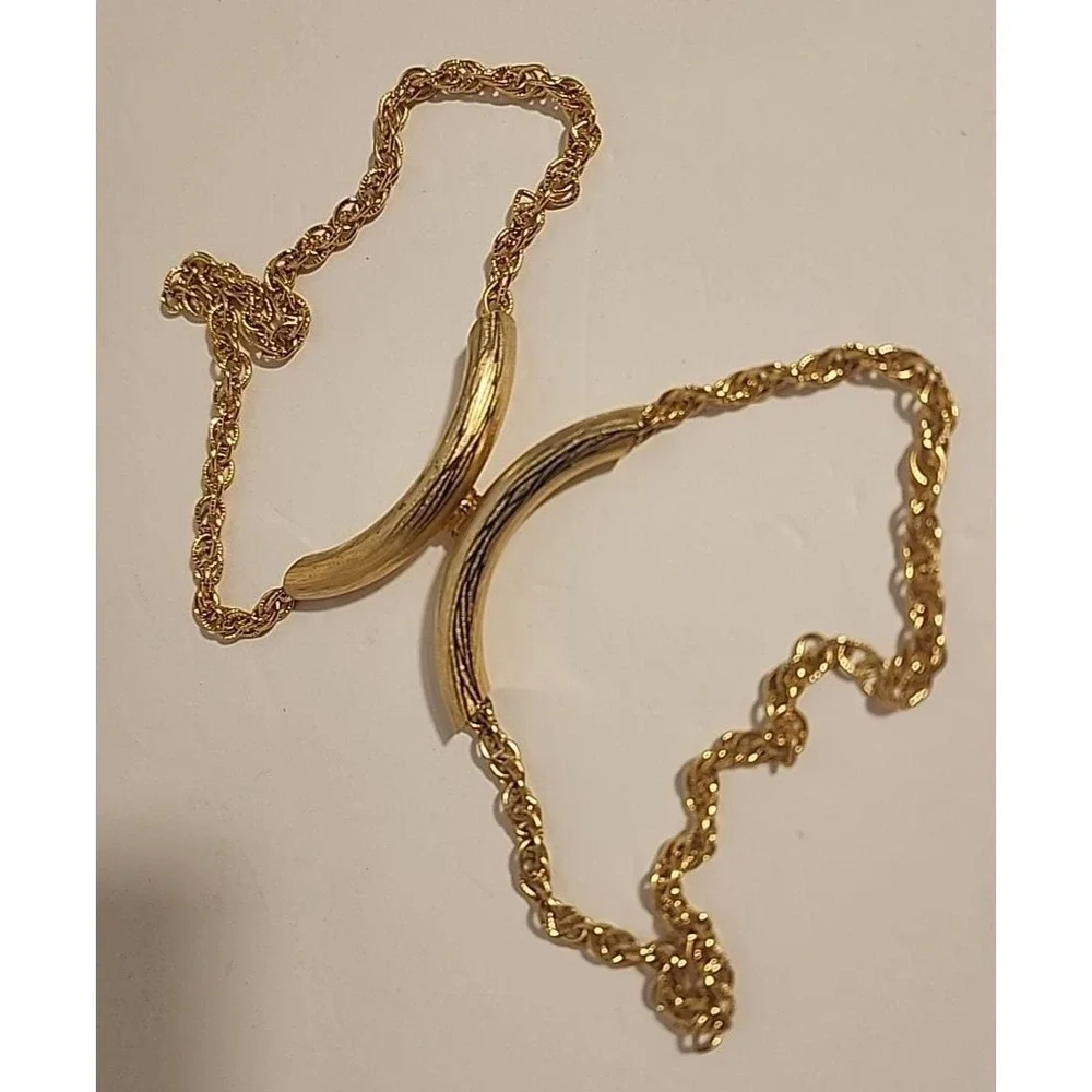 NOS Two‎ Piece Clasp Belt Buckle Women's Gold tone Textured Metal 80's Fashion